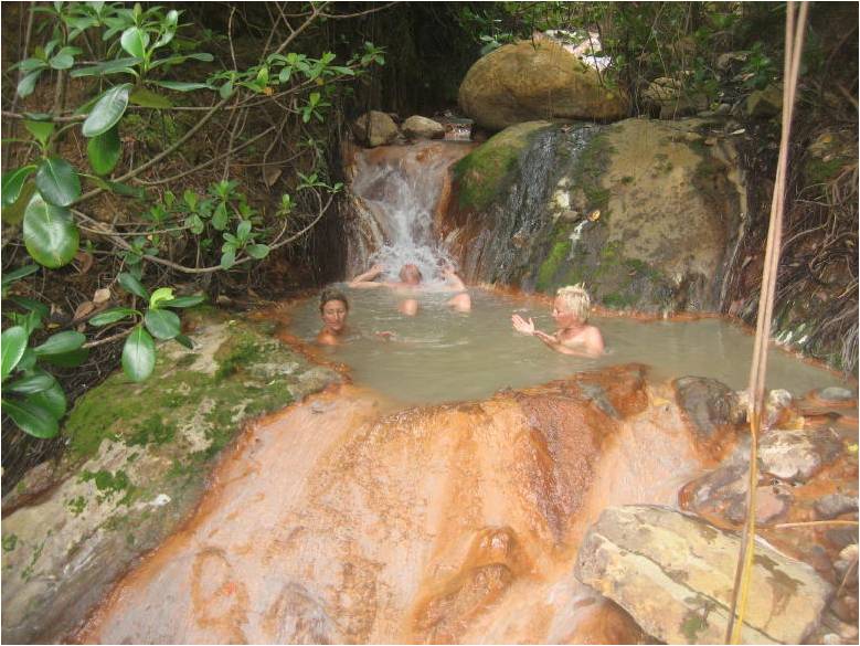 13-La Dominique Boiling Lake.jpg